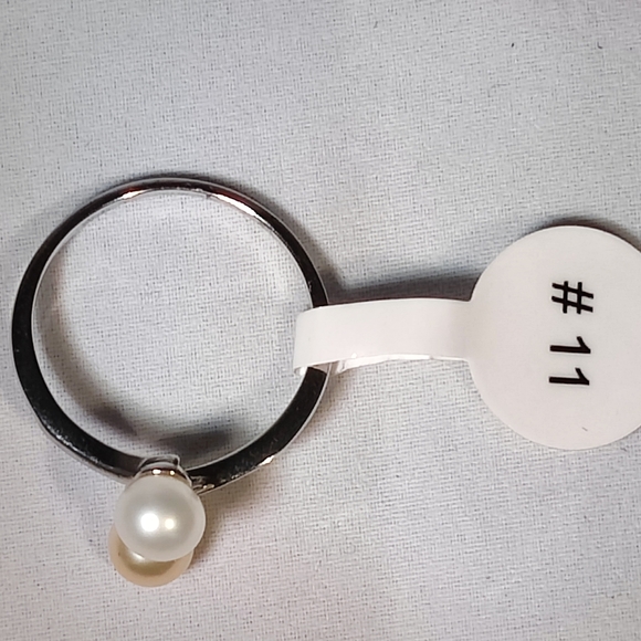 Vantel Pearls Twice as Nice Ring - Picture 3 of 8